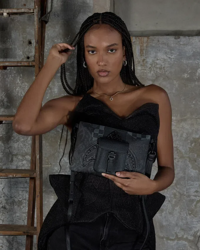 4AM JETSET MINDSET CROSSOVER CLUTCH