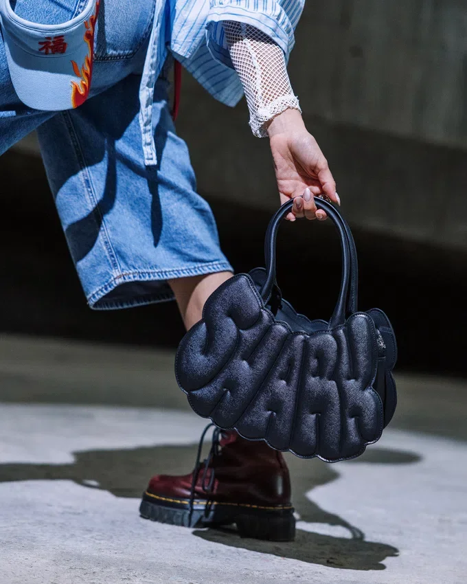 BUBBLE BUBBLE SHARK HANDBAG