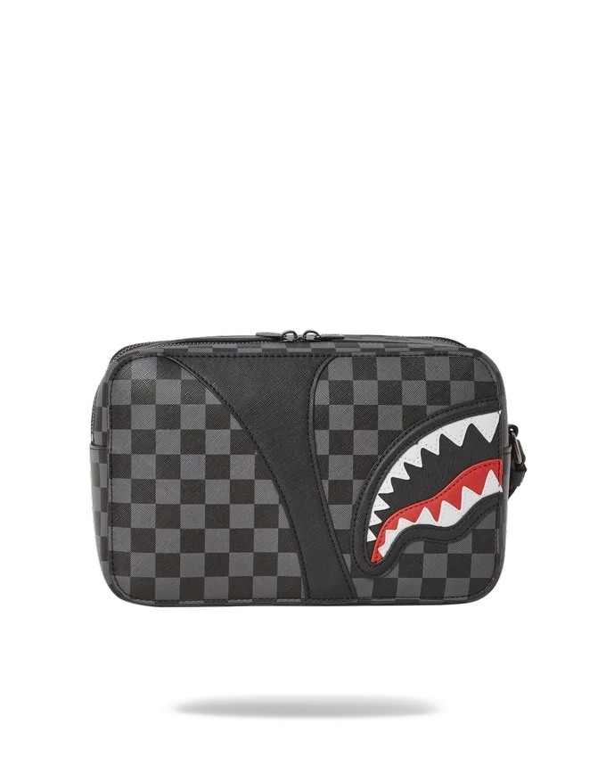 HENNY AIIR TO THE THRONE TOILETRY BAG