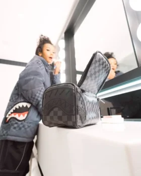 HENNY BLACK TOILETRY BAG