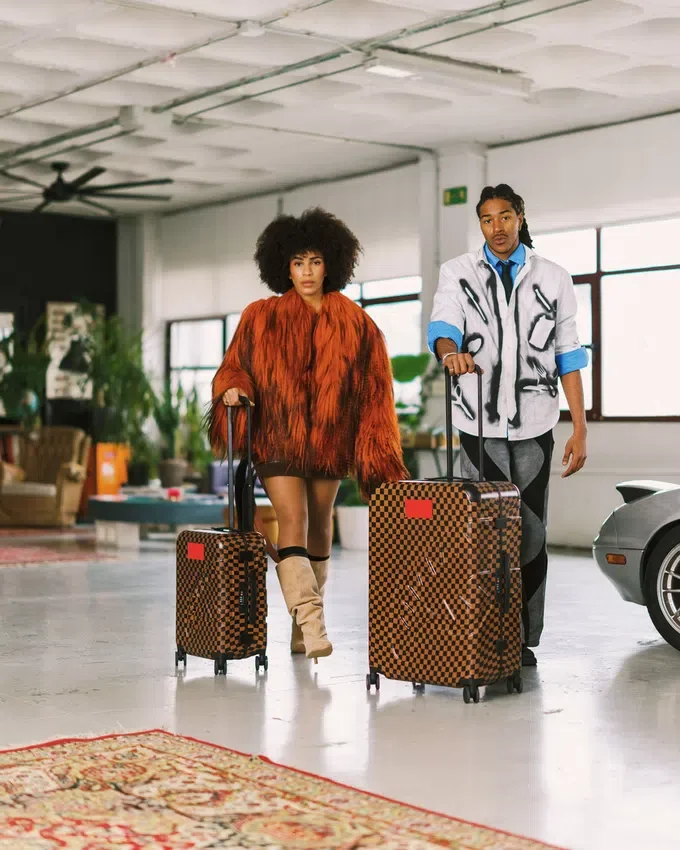 KATANA CHECK BOSS FULL-SIZE LUGGAGE