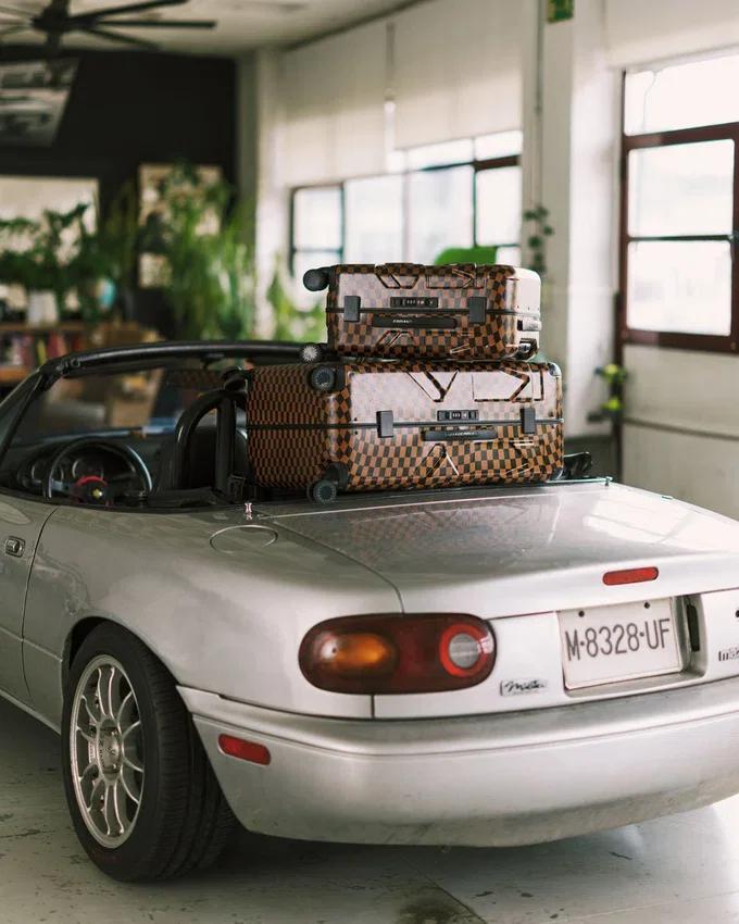 KATANA CHECK BOSS FULL-SIZE LUGGAGE