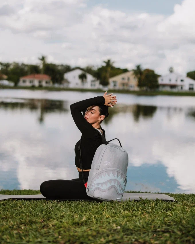 SHARK CENTRAL ICE MESH BACKPACK