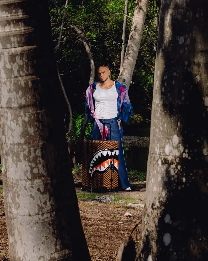 SHARKS IN PARIS GRIN & GRIND FULL-SIZE LUGGAGE