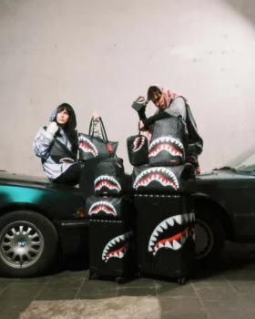SHARKS IN PARIS HYPER PUFF TOTE