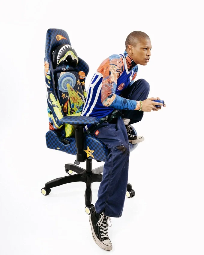 SPACE WARPED GAMING CHAIR