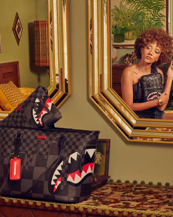 XTC GREY SHARKS IN PARIS TOTE
